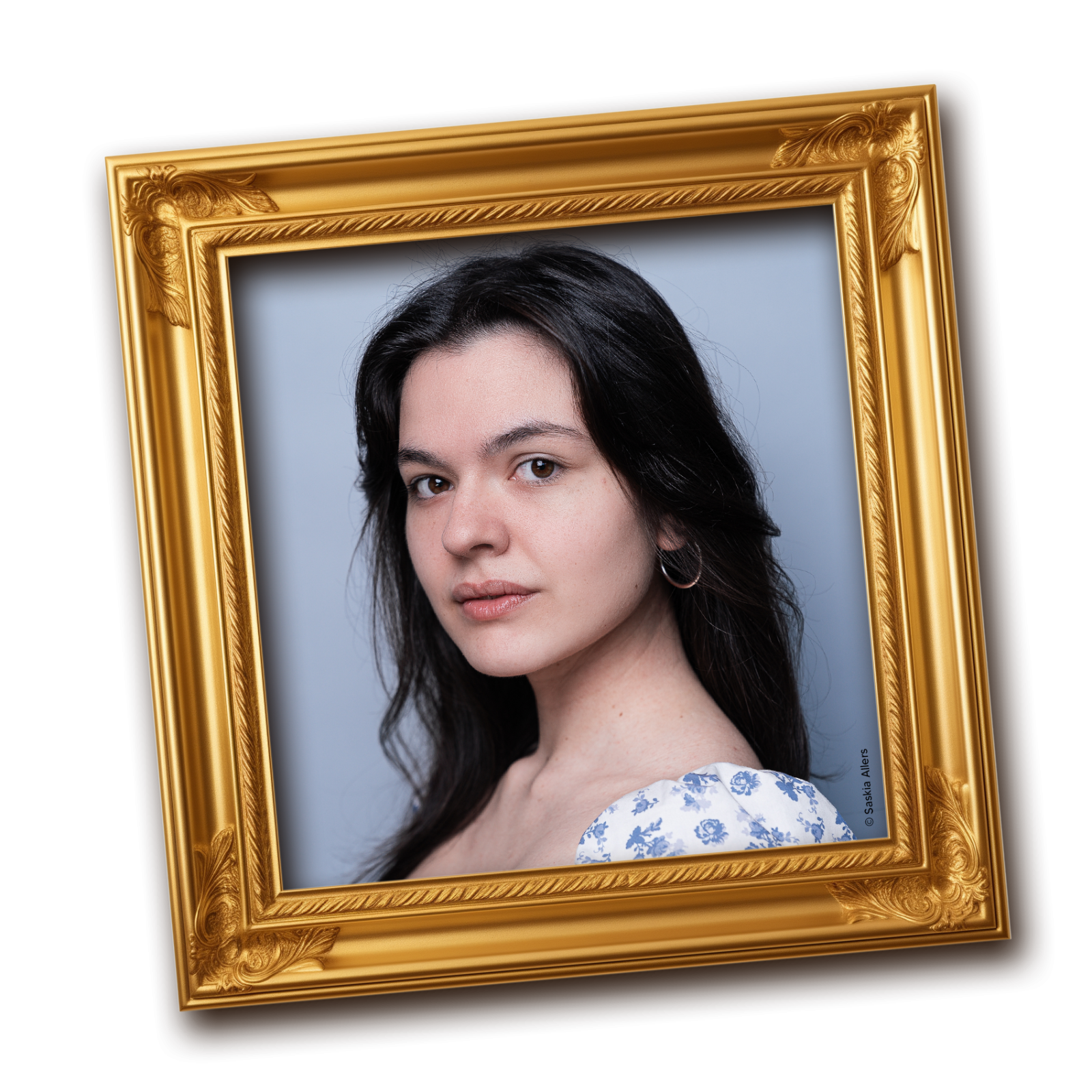 _wpframe_custom/gallery/files/wpf_sitemanager/t_eli25_iepk_castbilder_madleen-dederdingpng_1743757302.png